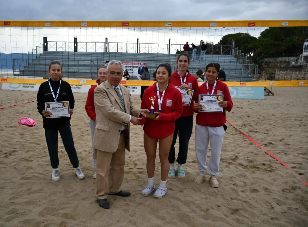 Büyükşehir Belediyesi, Dünya Kız Çocukları Gününde kız çocuklarına voleybol heyecanı yaşattı