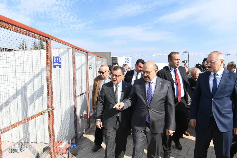 ALTIEYLÜL BELEDİYESİ HAYVAN BAKIMEVİ TÖRENLE AÇILDI