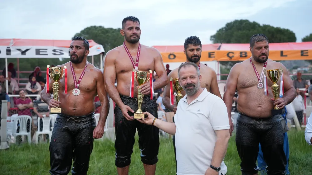 Gömeç’te Başpehlivan Süleyman Başar Oldu