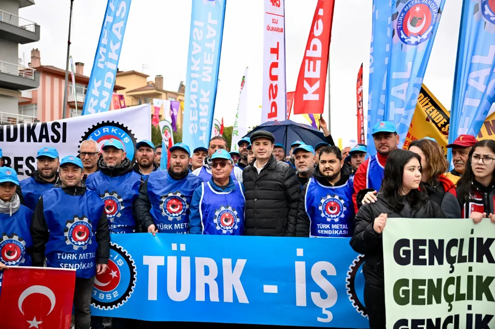 Başkan Akın 1 Mayıs’ı emekçilerle birlikte kutladı