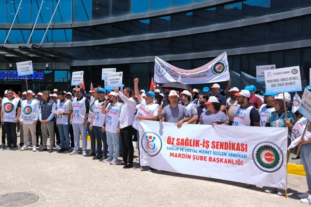 Mardin’de sağlık emekçileri kamu protokolüne tepki için alanda