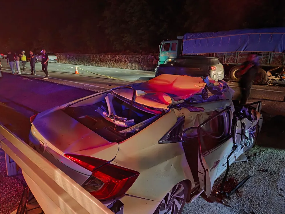 Balıkesir’de Feci Kaza: 2 Ölü, 3 Yaralı