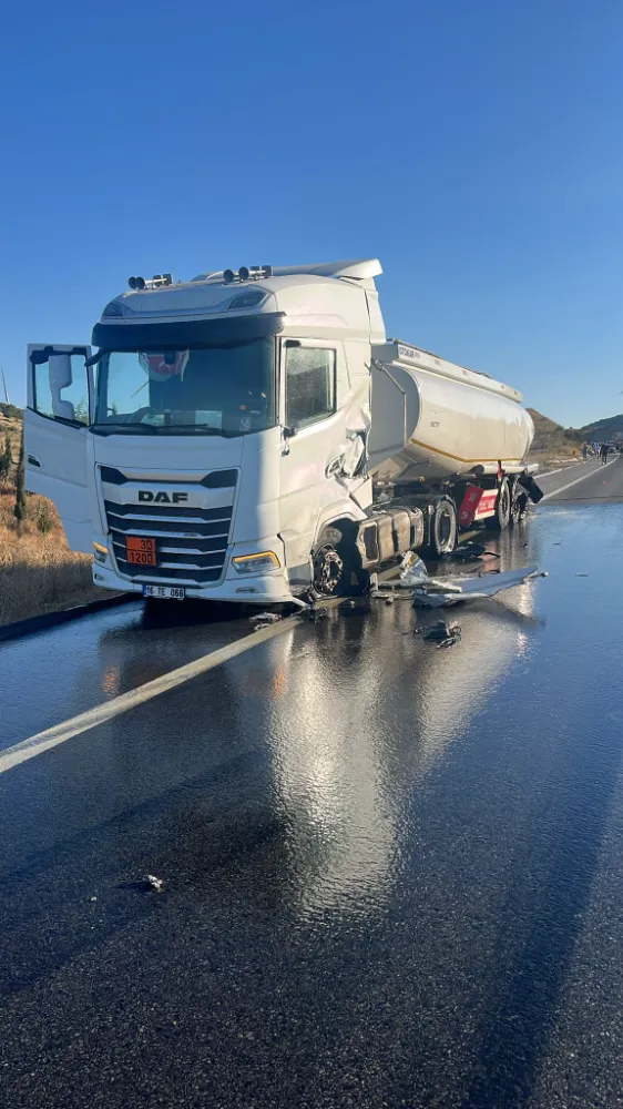 SUSURLUK’TA TIR VE TANKER ÇARPIŞTI: YOL TRAFİĞE KAPANDI