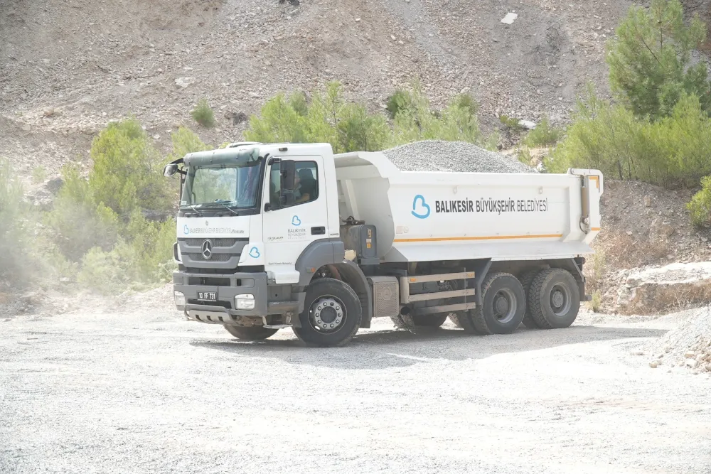 Büyükşehir, Dursunbey’de ulaşım konforunu artırdı